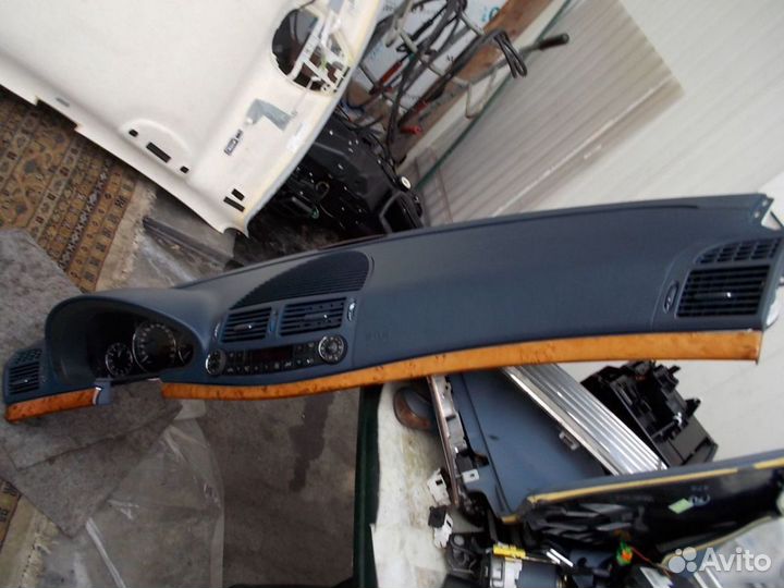 W211 Mercedes E Торпеда A2116800687