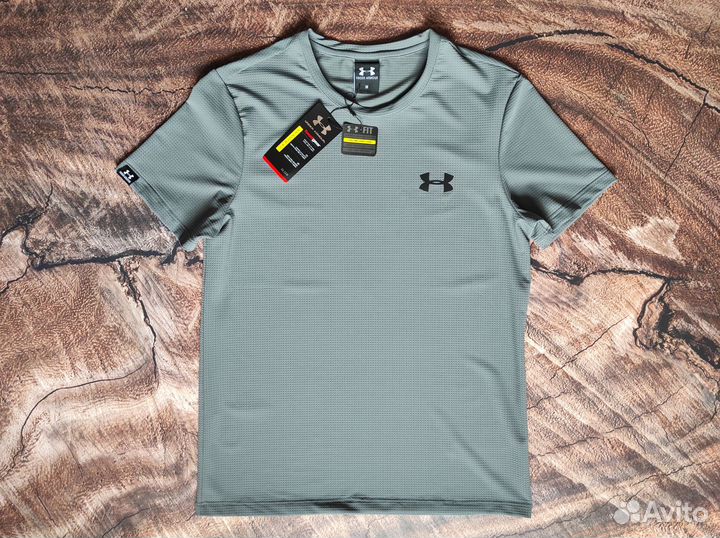 Футболка under armour серая