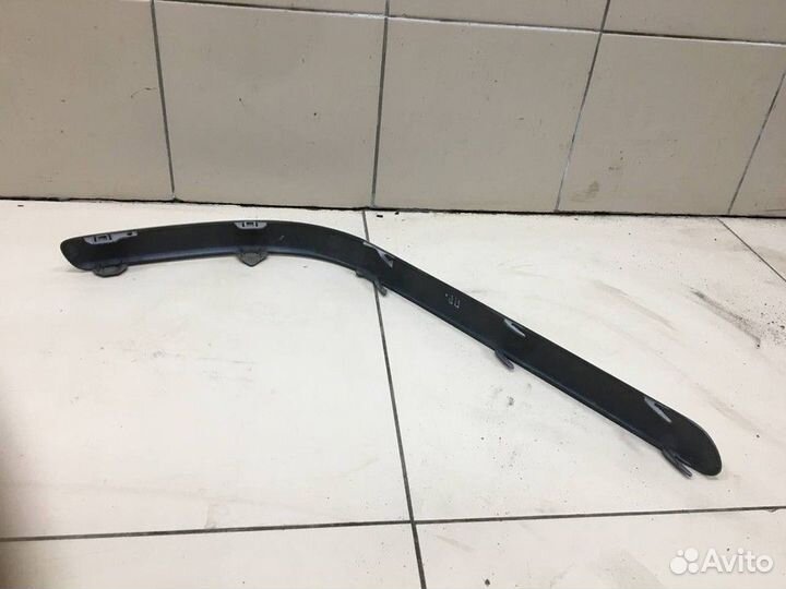 Молдинг заднего бампера правый Toyota Avensis