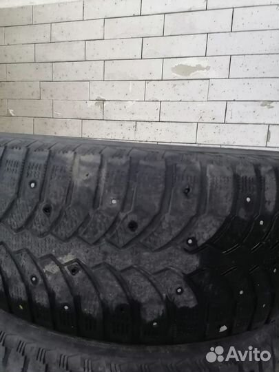 Bridgestone Blizzak Spike-01 235/55 R17