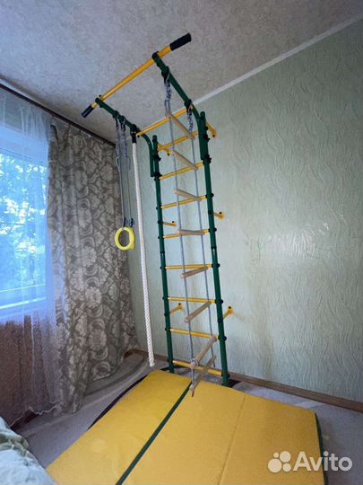 Шведская стенка с турником