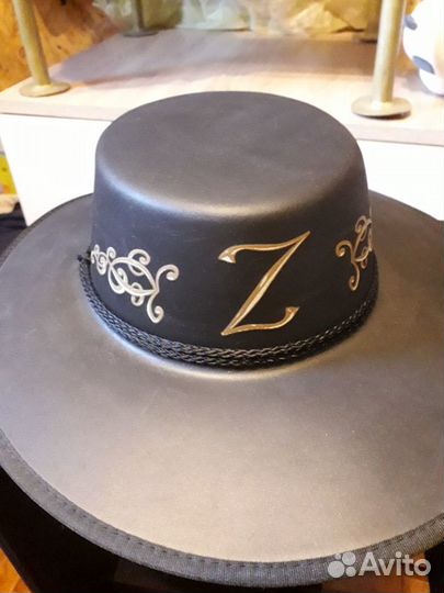 Шляпа карнавальная новая, с этикетками