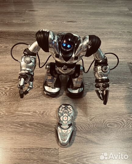 Робот радиоуправляемый 