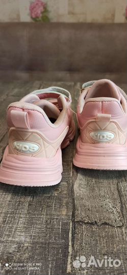 Кроссовки для девочки