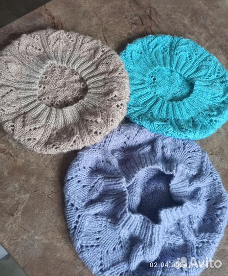 Берет женский ручной вязки