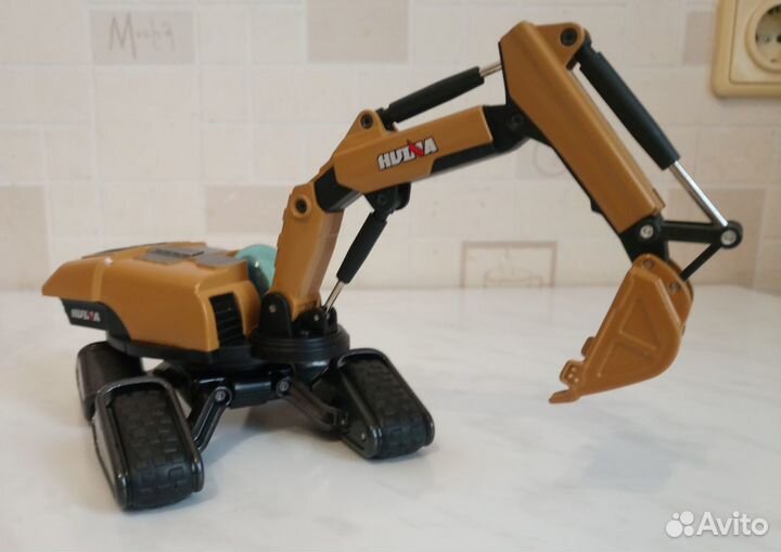 Масштабная металлическая модель экскаватора HN1703