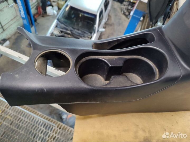 Подлокотник Mitsubishi Outlander XL, Peugeot 4007