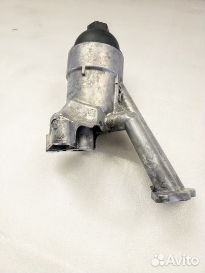 Кронштейн масляного фильтра Audi Q7/ A8 4.2 FSI