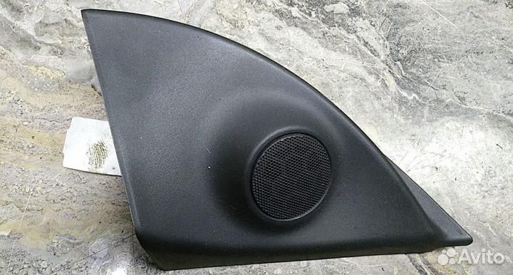 Крышка крепления зеркала внутренняя левая Toyota