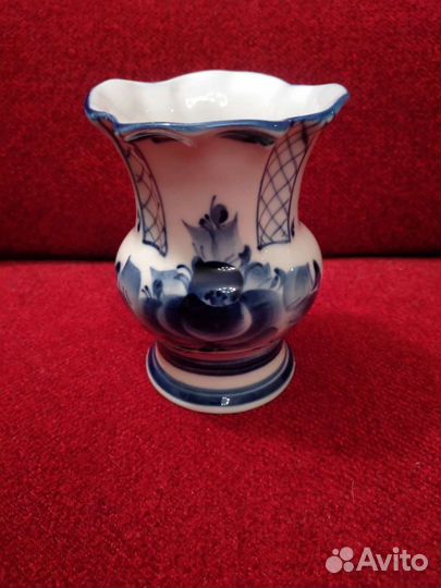 Гжель разная. Ваза, салфетница, статуэтки