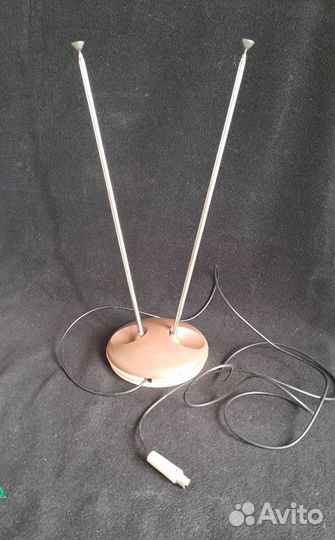 Антенна телевизионная комнатная 