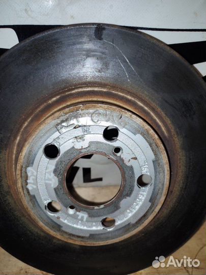 Тормозной диск передний Toyota Avensis AZT251W