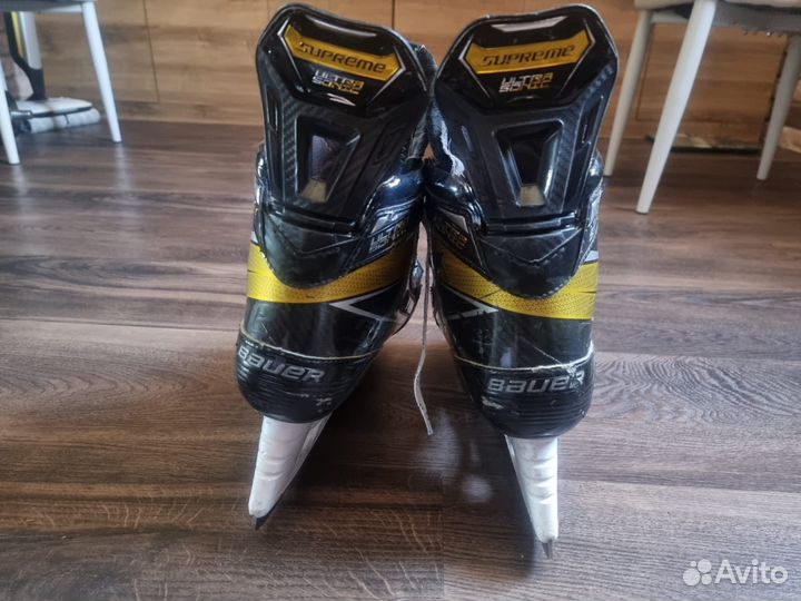 Профессиональные хоккейные коньки