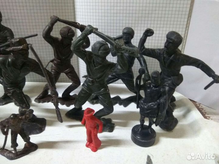 Большие солдатики СССР и разные фигурки