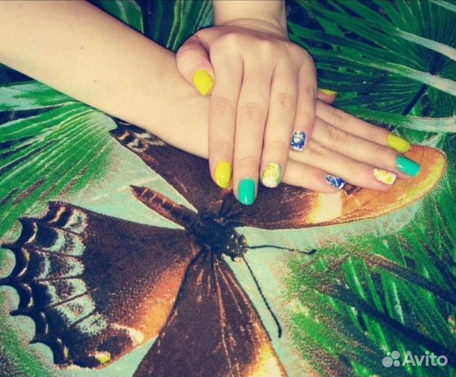 Модель на маникюр