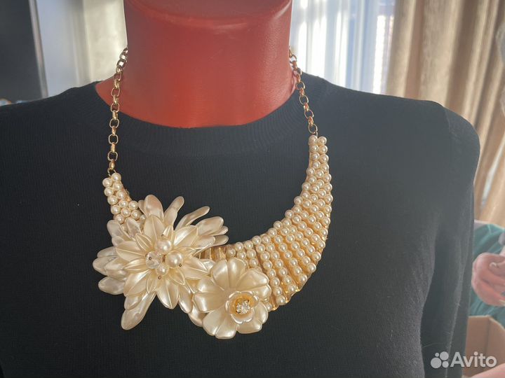 Серьги и ожерелье