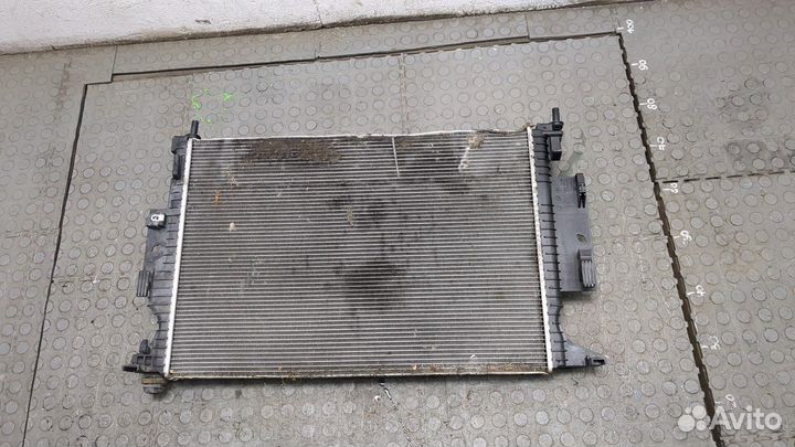 Радиатор охлаждения двигателя Ford Escape