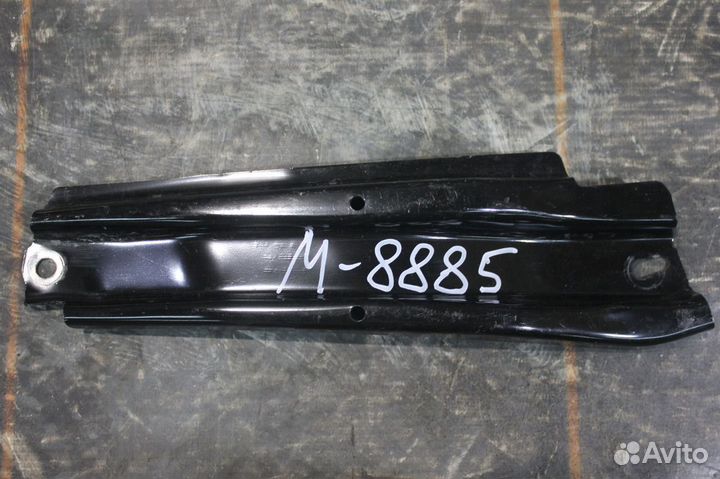 Кронштейн панели передней левый - Audi Q7