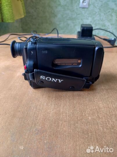 Видеокамера Sony Handycam video 8 CCD-TR330E PAL