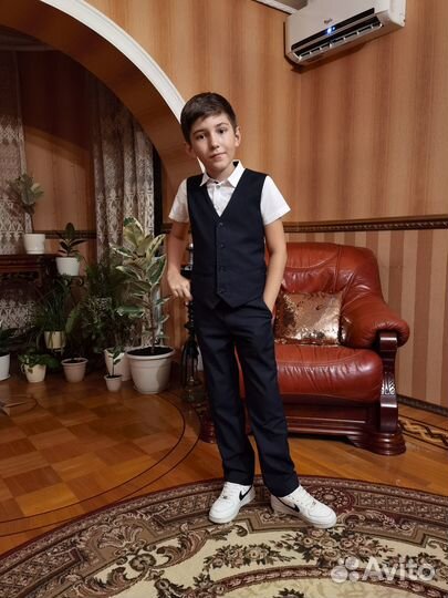 Школьный костюм 3ка 146рр