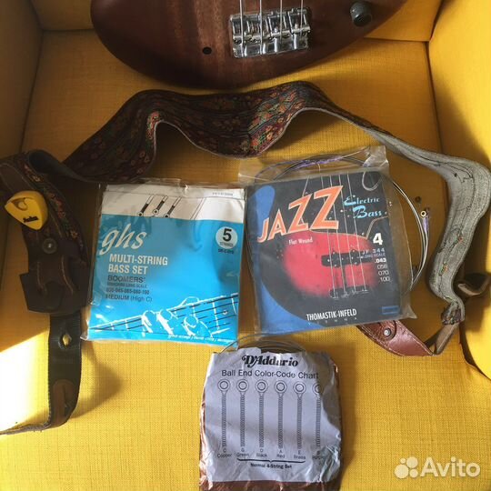 Бас гитара безладовая