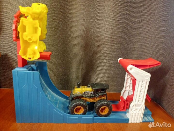 Hot wheels набор