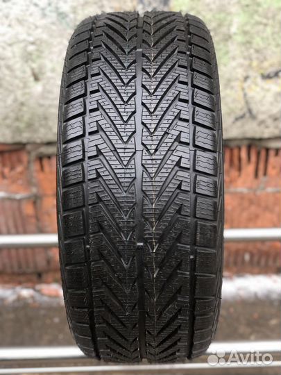 Vredestein Wintrac Xtreme 245/45 R17, 1 шт