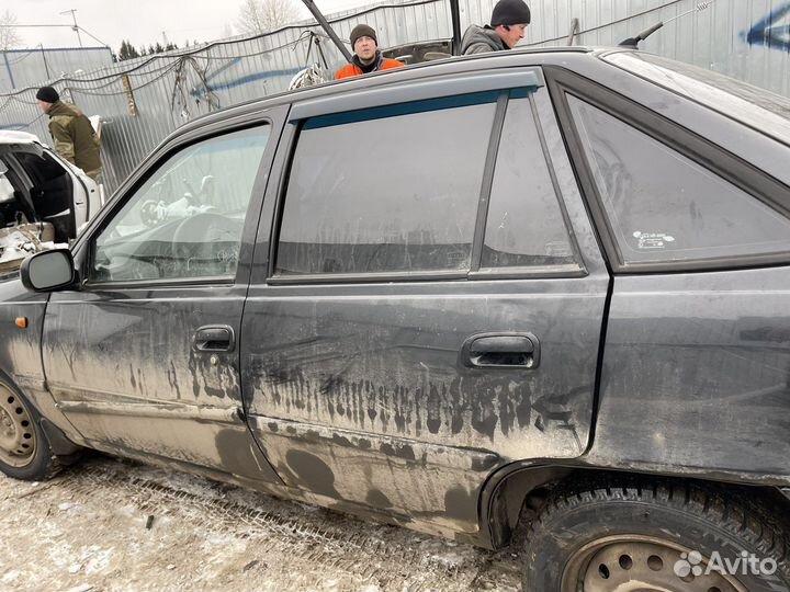 Daewoo nexia задние двери