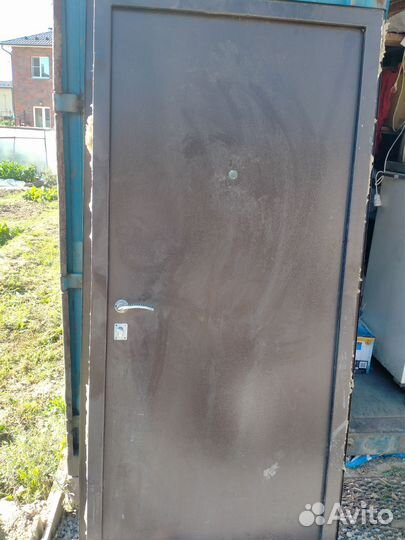 Дверь входная металлическая бу