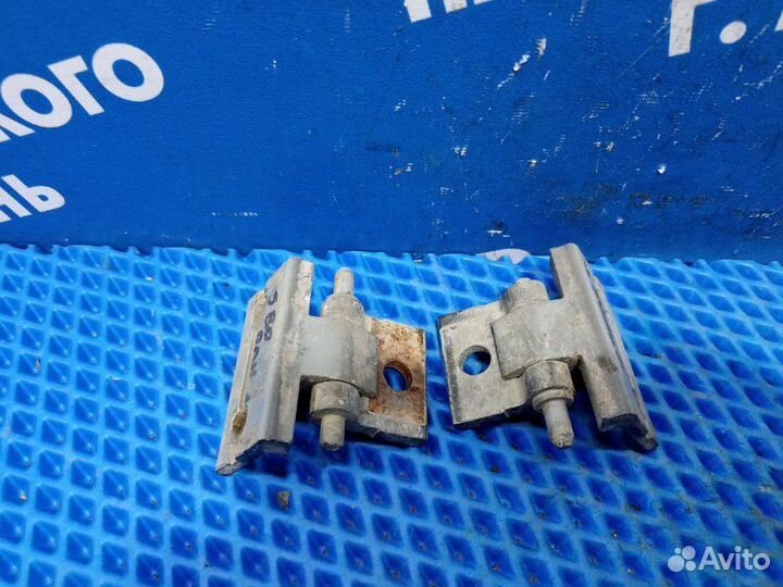 Петля двери Volvo S80 седан 2002