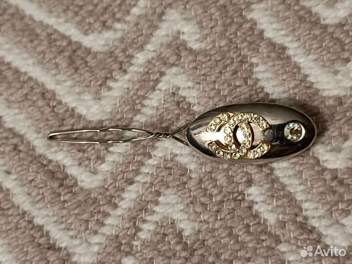 Заколка для волос с логотипом chanel