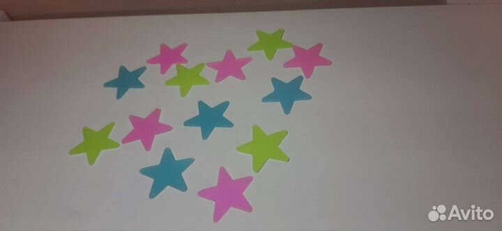 Декоративные звёздочки, светящиеся в темноте