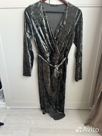 Платье бархатное Lime M