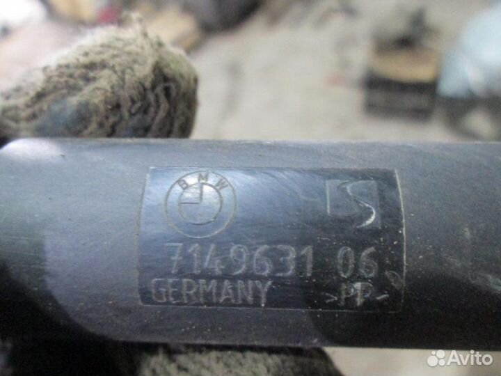 Амортизатор багажника Bmw X5 E70 N63B44