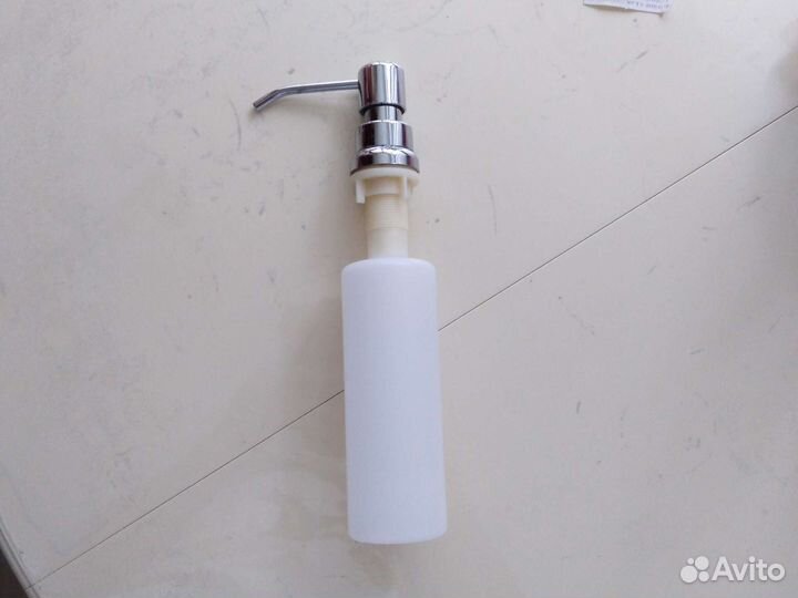 Дозатор для моющего средства врезной