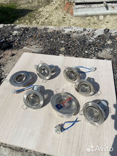 Потолочный светильник