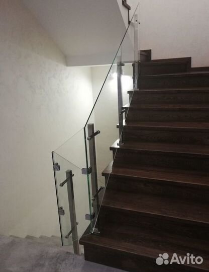 Стеклянные перила для лестницы