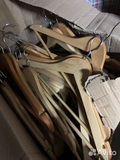 Вешалки деревянные плечики