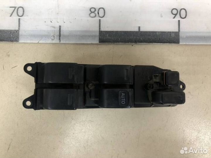 Блок управления стеклоподъемниками Toyota Corolla