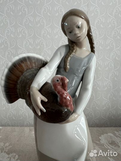 Статуэтка Девочка с Индюком от lladro
