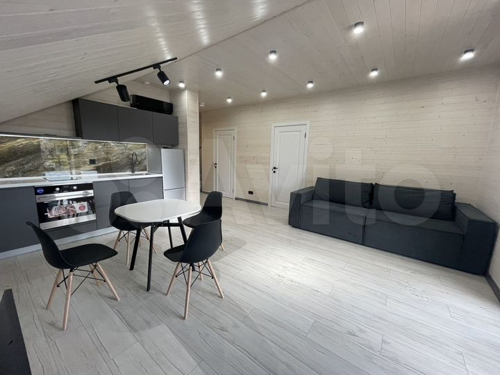 2-к. квартира, 70 м², 3/3 эт.