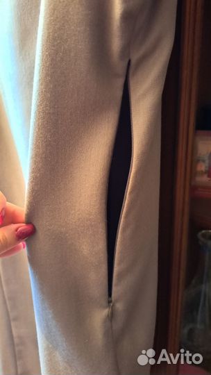 Шерстяное платье Zara Woman с брошью-цветком