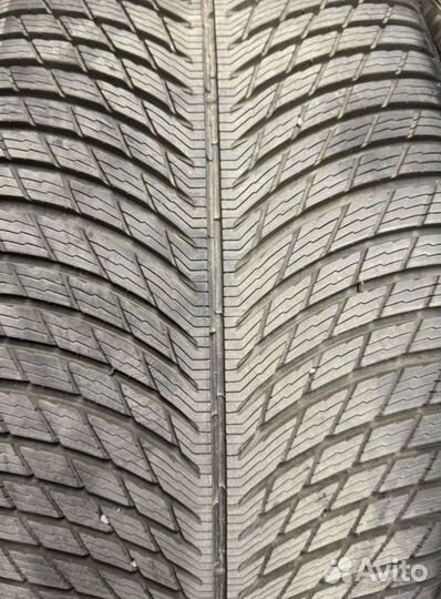 Michelin Alpin 5 285/30 R22 101W