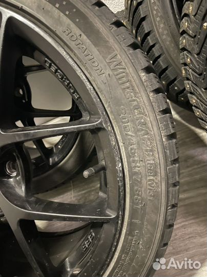 Kumho WinterCraft Ice WI31 205/45 R17 88T