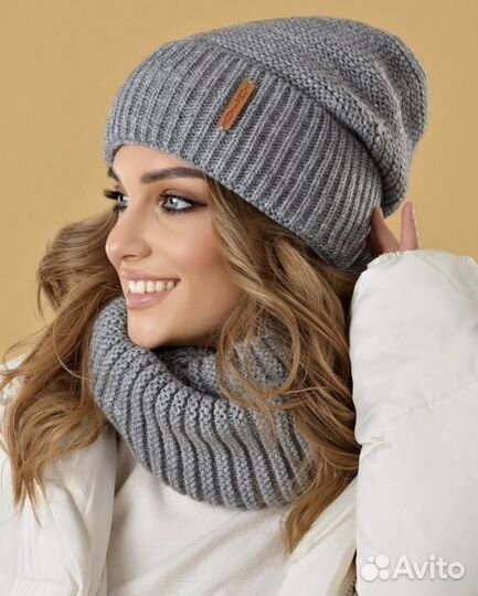Зимняя шапка + снуд новый комплект