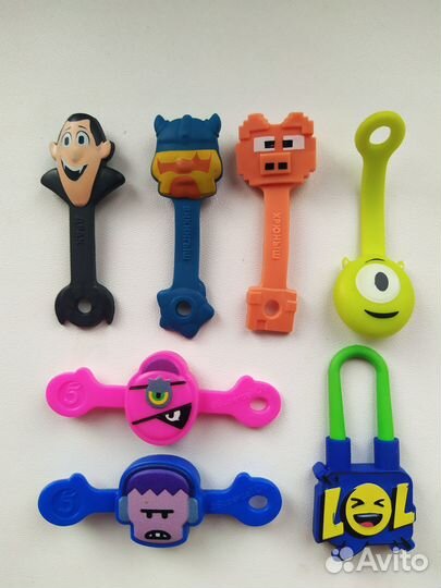 Бравлы, Скрепыши, тикеры-токеры