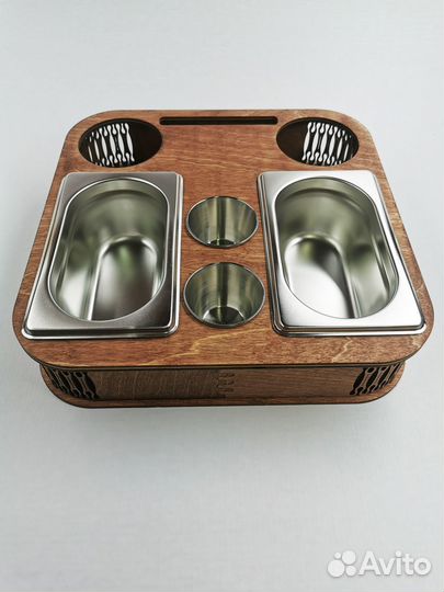 Пивница. Поднос для пива. Пивной столик