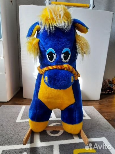 Детская качалка лошадь