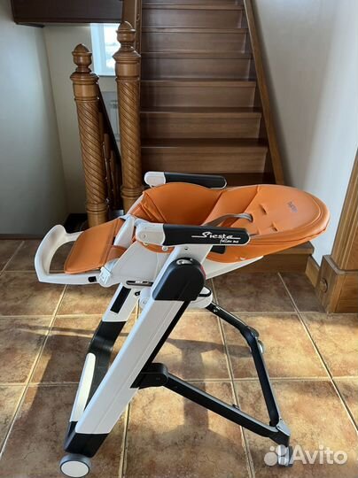 Стульчик для кормоения Peg-perego Siesta Follow me