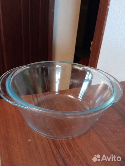 Стеклянная кострюля с крышкой